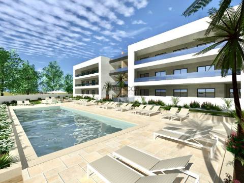Apartamento T3 - Condomínio Privado - Piscina - Garagem - Má Partilha - Alvor - Algarve