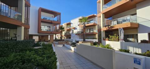 Apartamento T2 - condominio fechado - piscina - lugar garagem - Portimão