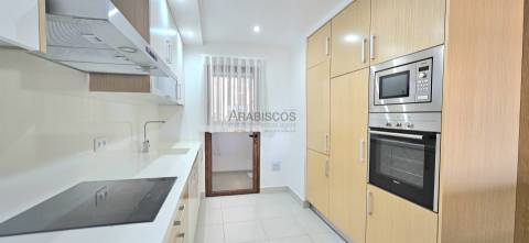 Apartamento T2 - condominio fechado - piscina - lugar garagem - Portimão