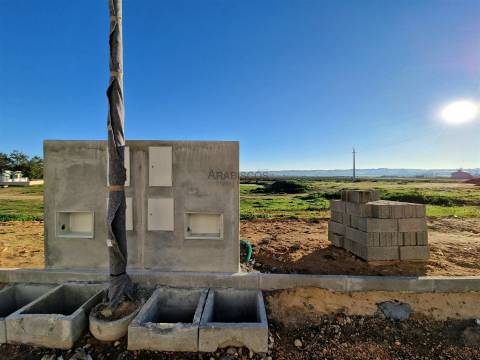 Lote de Terreno - Construção Moradia Isolada - Lagoa - Algarve