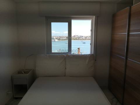 Apartamento T2 - Vista Rio - Portimão - Algarve