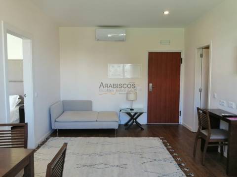 Estúdio - Vila Rosa - Condomínio fechado - Piscinas - Lugar garagem - Portimão