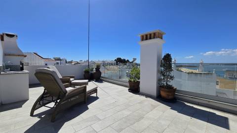 Magnífico T6 - Centro de Alvor - Luxuosa - Vistas Deslumbrantes - Piscina - Jacuzzi - Garagem