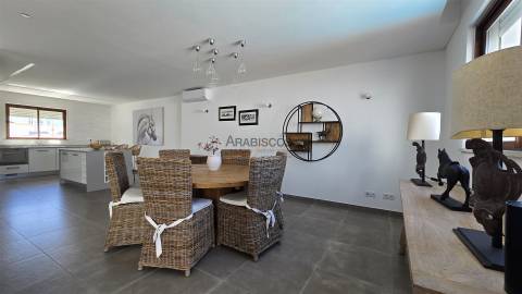 Magnífico T6 - Centro de Alvor - Luxuosa - Vistas Deslumbrantes - Piscina - Jacuzzi - Garagem