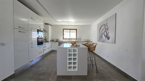 Magnífico T6 - Centro de Alvor - Luxuosa - Vistas Deslumbrantes - Piscina - Jacuzzi - Garagem