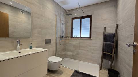 Magnífico T6 - Centro de Alvor - Luxuosa - Vistas Deslumbrantes - Piscina - Jacuzzi - Garagem