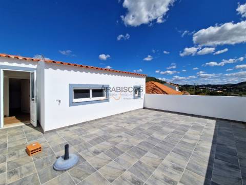 Moradia T3 - Terraço com 30 m2 - Quintal - Garagem - Odelouca - Silves - Algarve