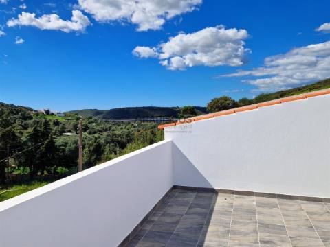 Moradia T3 - Terraço com 30 m2 - Quintal - Garagem - Odelouca - Silves - Algarve