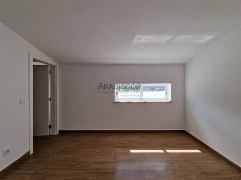 Moradia T3 - Terraço com 30 m2 - Quintal - Garagem - Odelouca - Silves - Algarve