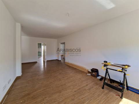 Moradia T3 - Terraço com 30 m2 - Quintal - Garagem - Odelouca - Silves - Algarve