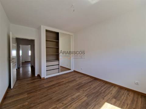 Moradia T3 - Terraço com 30 m2 - Quintal - Garagem - Odelouca - Silves - Algarve