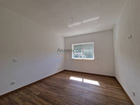 Moradia T3 - Terraço com 30 m2 - Quintal - Garagem - Odelouca - Silves - Algarve