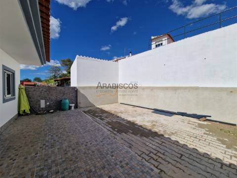 Moradia T3 - Terraço com 30 m2 - Quintal - Garagem - Odelouca - Silves - Algarve