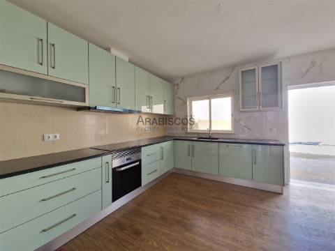 Moradia T3 - Terraço com 30 m2 - Quintal - Garagem - Odelouca - Silves - Algarve