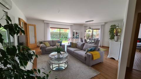 T4 - Terraço e Jardim Privativo - Piscina - Garagem Box - Terraços do Rio - Portimão - Algarve