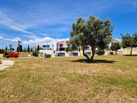 Apartamentos T3 - Barbecue - Terraço com 60 m2 - Suíte - 2 Lugares Garagem - Vale Lagar - Portimão