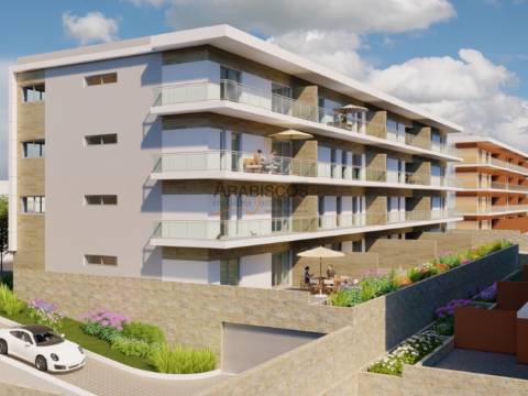 Apartamentos T3 - Barbecue - Terraço com 60 m2 - Suíte - 2 Lugares Garagem - Vale Lagar - Portimão