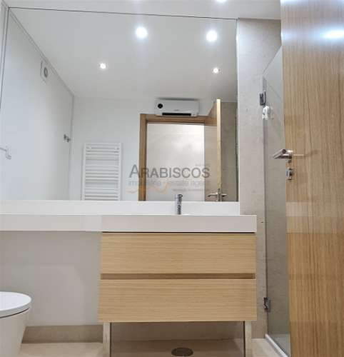 Arrendamento Anual - Apartamento T2 - condominio fechado - piscina - lugar garagem - Portimão