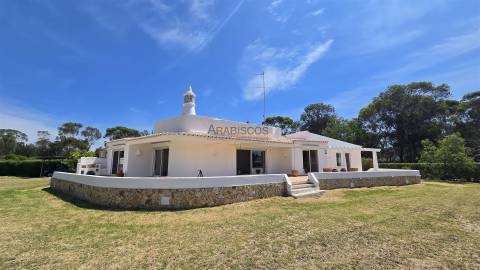 Moradia T4 - Lote de terreno 2680 m2 - Térrea - Penina - Alvor - Algarve