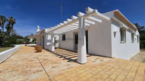 Moradia T4 - Lote de terreno 2680 m2 - Térrea - Penina - Alvor - Algarve