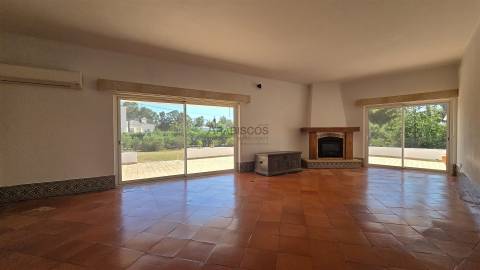 Moradia T4 - Lote de terreno 2680 m2 - Térrea - Penina - Alvor - Algarve
