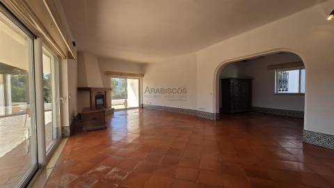 Moradia T4 - Lote de terreno 2680 m2 - Térrea - Penina - Alvor - Algarve