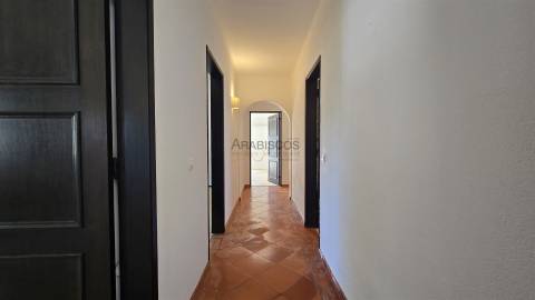 Moradia T4 - Lote de terreno 2680 m2 - Térrea - Penina - Alvor - Algarve