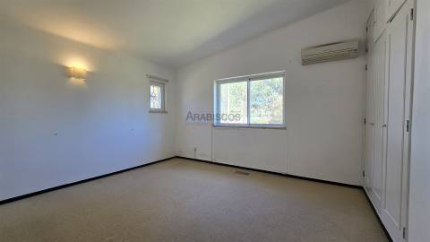 Moradia T4 - Lote de terreno 2680 m2 - Térrea - Penina - Alvor - Algarve