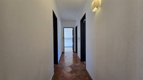 Moradia T4 - Lote de terreno 2680 m2 - Térrea - Penina - Alvor - Algarve