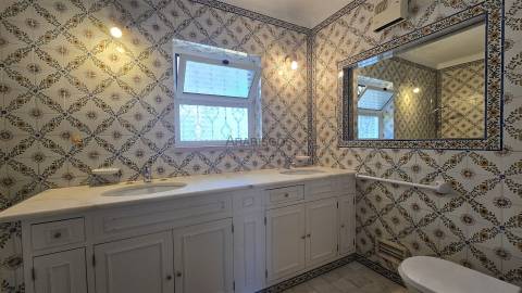 Moradia T4 - Lote de terreno 2680 m2 - Térrea - Penina - Alvor - Algarve