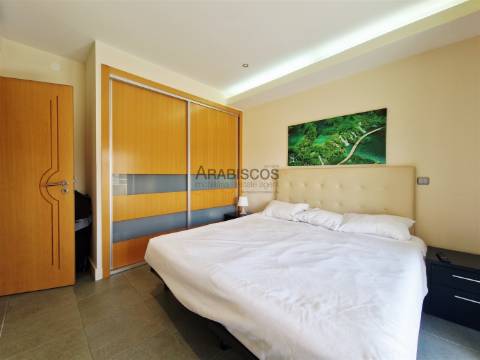 Moradia T6 - Potencial Até 6 Apartamentos - Garagem - Terraços - Bemposta - Portimão - Algarve