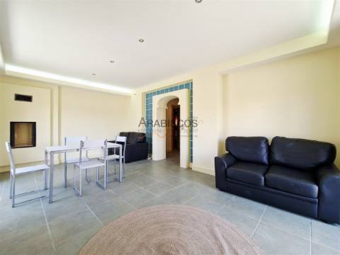 Moradia T6 - Potencial Até 6 Apartamentos - Garagem - Terraços - Bemposta - Portimão - Algarve