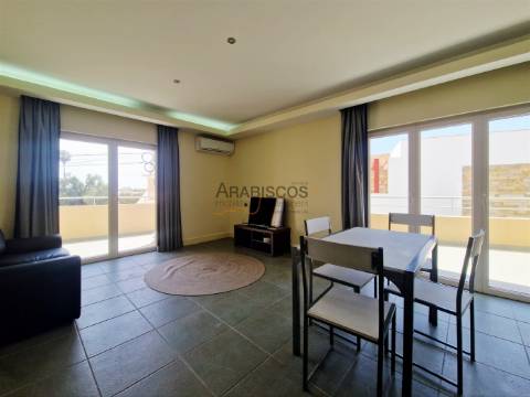 Moradia T6 - Potencial Até 6 Apartamentos - Garagem - Terraços - Bemposta - Portimão - Algarve