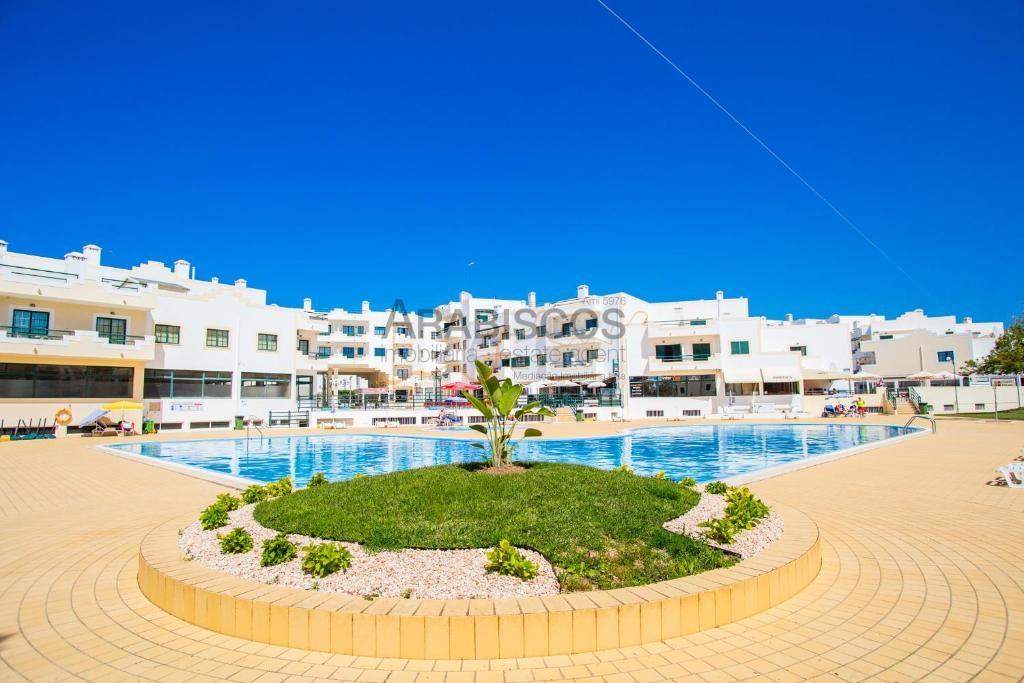 Apartamento T2 - Piscina - Campo Ténis - Garagem - Alvor - Algarve