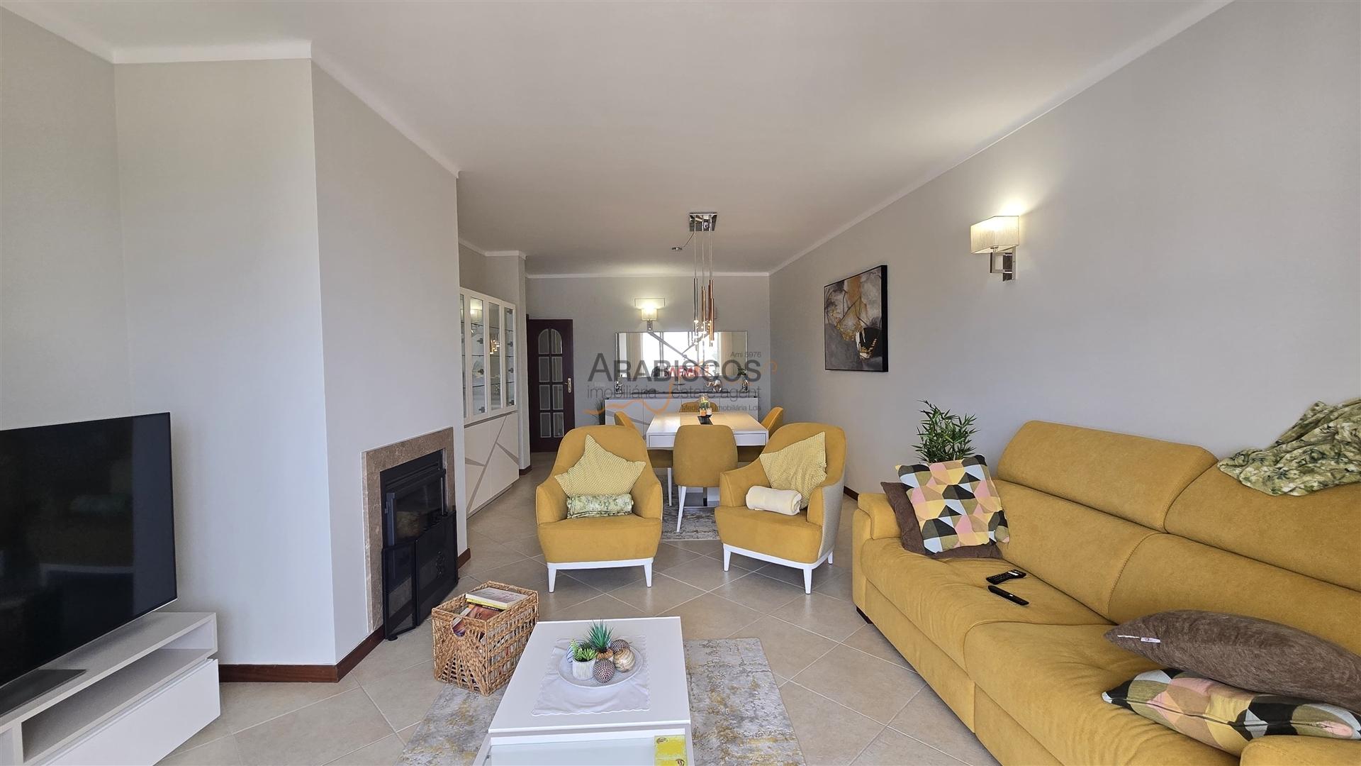 T3 - Boas Áreas - Garagem - Zona: Vila Rosa - Portimão - Algarve
