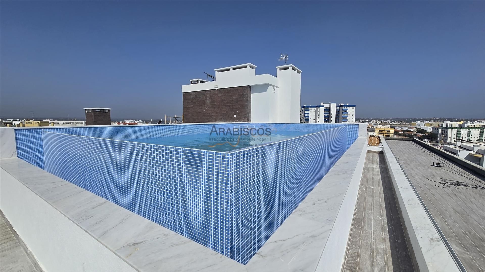 T1 - Novo - Varandas Amplas - Piscina no Topo do Prédio - Jardins do Amparo - Portimão - Algarve