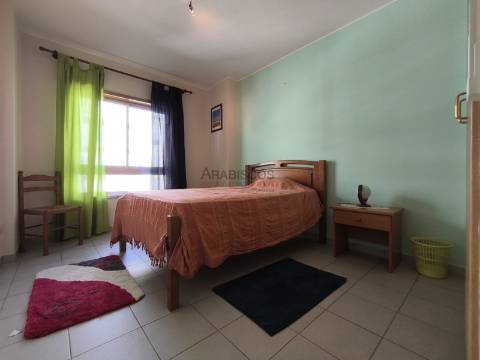 Apartamento T3 - Lugar de Garagem - Varanda - Encosta da Marina - Portimão - Algarve