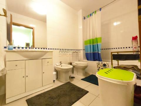 Apartamento T3 - Lugar de Garagem - Varanda - Encosta da Marina - Portimão - Algarve