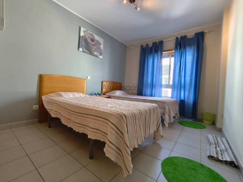 Apartamento T3 - Lugar de Garagem - Varanda - Encosta da Marina - Portimão - Algarve