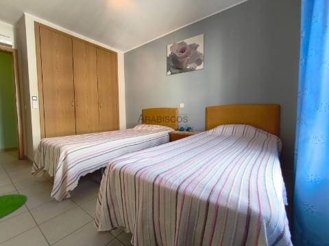 Apartamento T3 - Lugar de Garagem - Varanda - Encosta da Marina - Portimão - Algarve