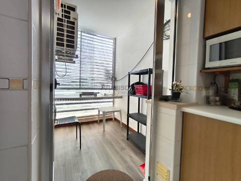 Apartamento T3 - Lugar de Garagem - Varanda - Encosta da Marina - Portimão - Algarve