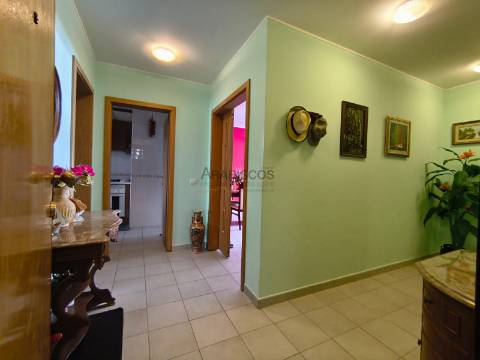 Apartamento T3 - Lugar de Garagem - Varanda - Encosta da Marina - Portimão - Algarve