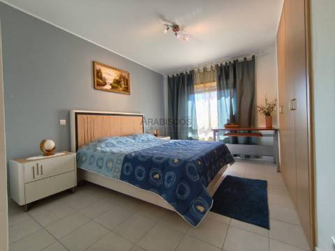 Apartamento T3 - Lugar de Garagem - Varanda - Encosta da Marina - Portimão - Algarve