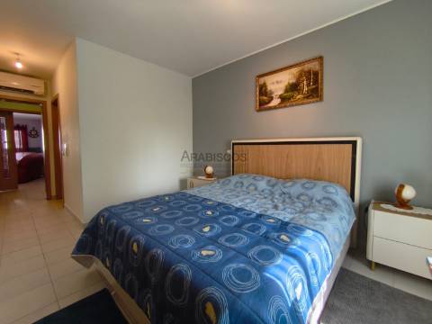 Apartamento T3 - Lugar de Garagem - Varanda - Encosta da Marina - Portimão - Algarve