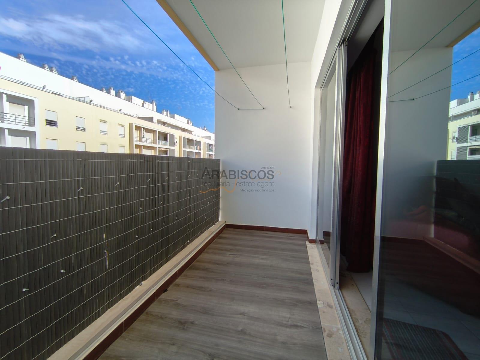 Apartamento T3 - Lugar de Garagem - Varanda - Encosta da Marina - Portimão - Algarve