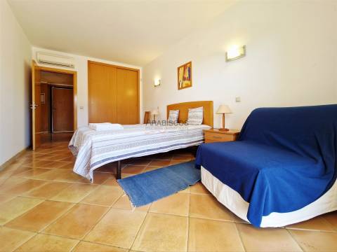 Arrendamento Anual - Apartamento T1 - Condominio fechado - Varanda - Piscina - Alvor
