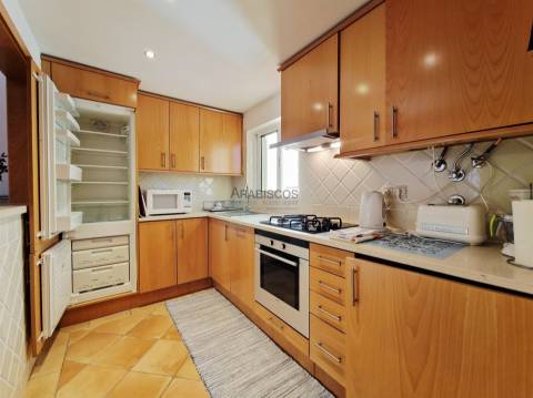 Arrendamento Anual - Apartamento T1 - Condominio fechado - Varanda - Piscina - Alvor