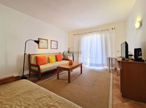 Arrendamento Anual - Apartamento T1 - Condominio fechado - Varanda - Piscina - Alvor