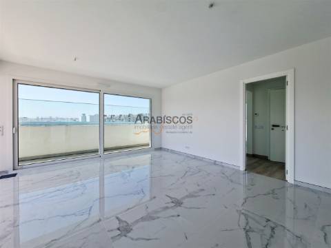 Penthouse T3 - Terraço com 131 m2 - Piscina Privativa - Ar condicionado - Piso Radiante - Portimão