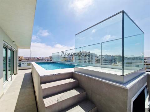 Penthouse T3 - Terraço com 131 m2 - Piscina Privativa - Ar condicionado - Piso Radiante - Portimão